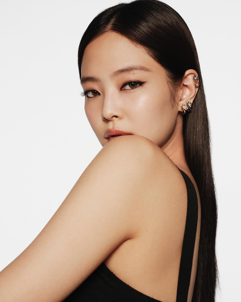 JENNIE for CHANEL 'Coco Crush' Fine Jewelry Campaign documents 3