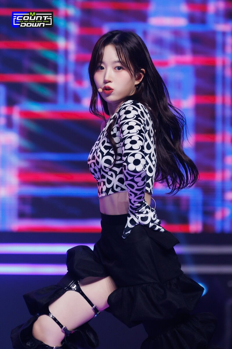 220331 NMIXX - 'TANK' at M Countdown documents 13