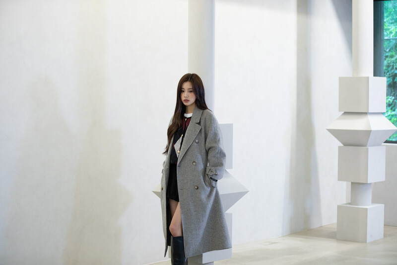 221001 8D Naver Post - Kang Hyewon - GENERAL IDEA 2022 FW Photoshoot documents 3