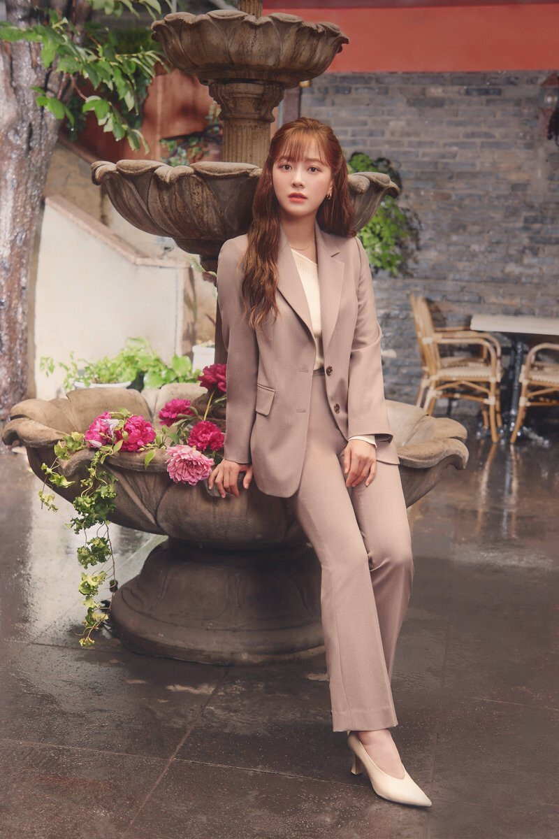 Sejeong for Roem 2022 Fall Collection - Moments in Romantic Garden documents 5