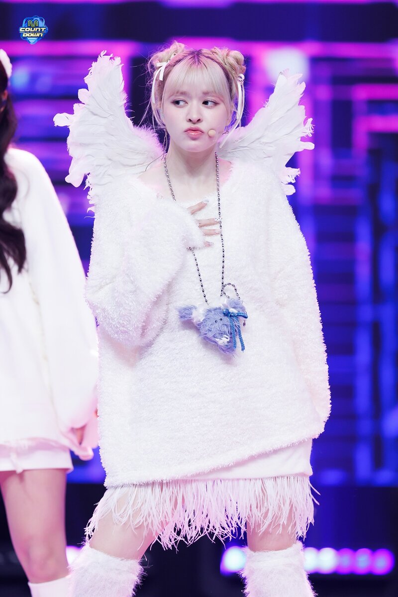 240208 NMIXX Lily - 'DASH' at M Countdown documents 1