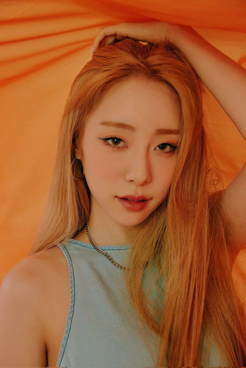 WJSN Yeonjung for Universe 'Feel the Breeze' Photoshoot 2022 documents 6