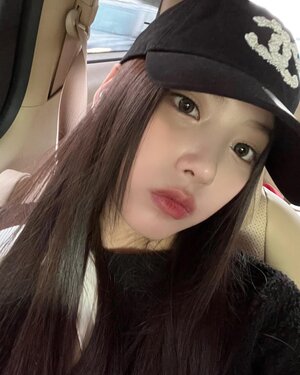 220519 NMIXX Instagram Update - Jiwoo
