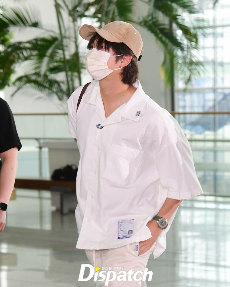 220529 BTS at Incheon International Airport documents 7