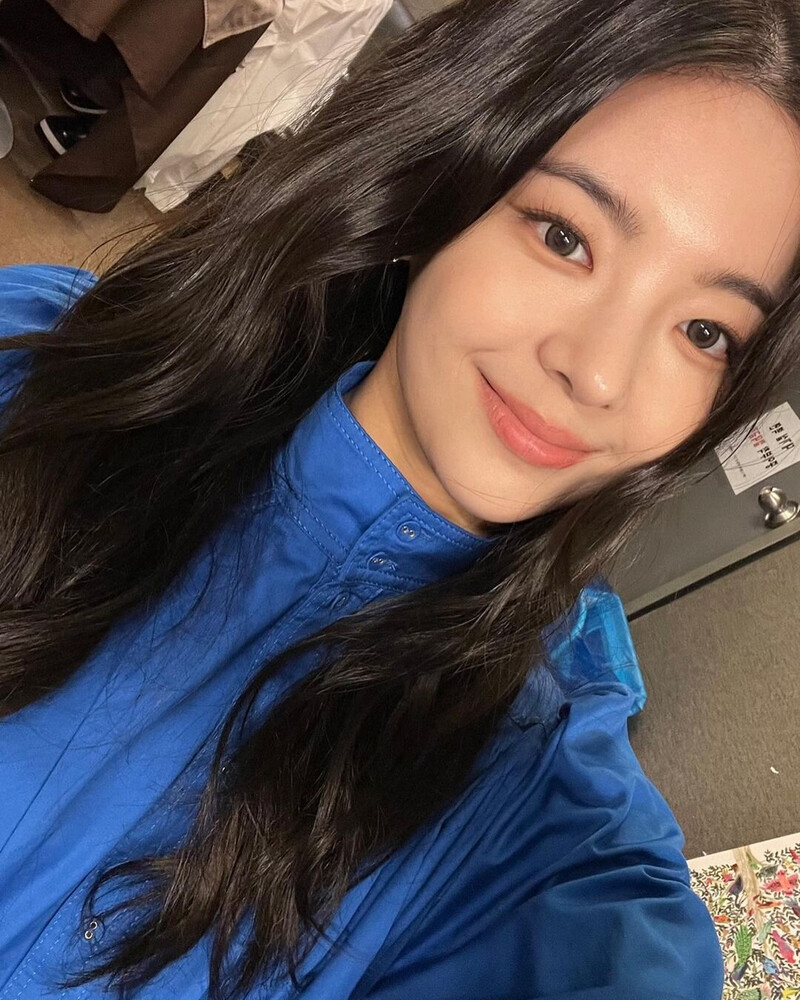 221020 ITZY Instagram Update - Lia documents 4