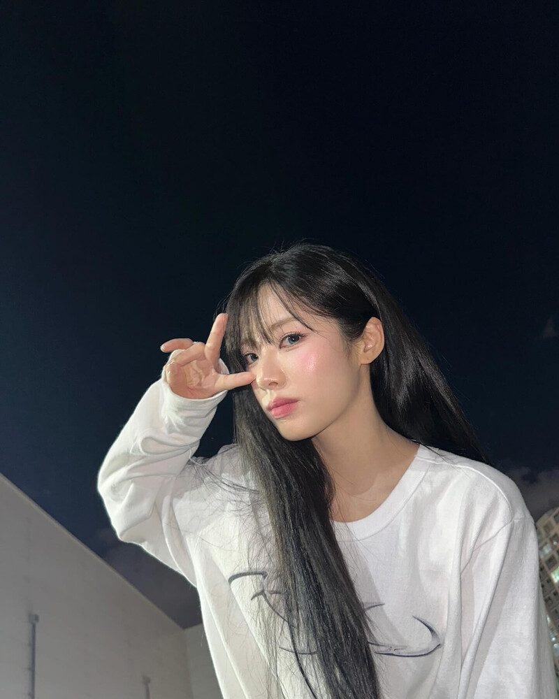 240926 fromis_9 Jiwon Instagram Update documents 2