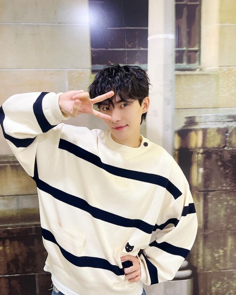 240513 - Hyunjun Instagram Update documents 3