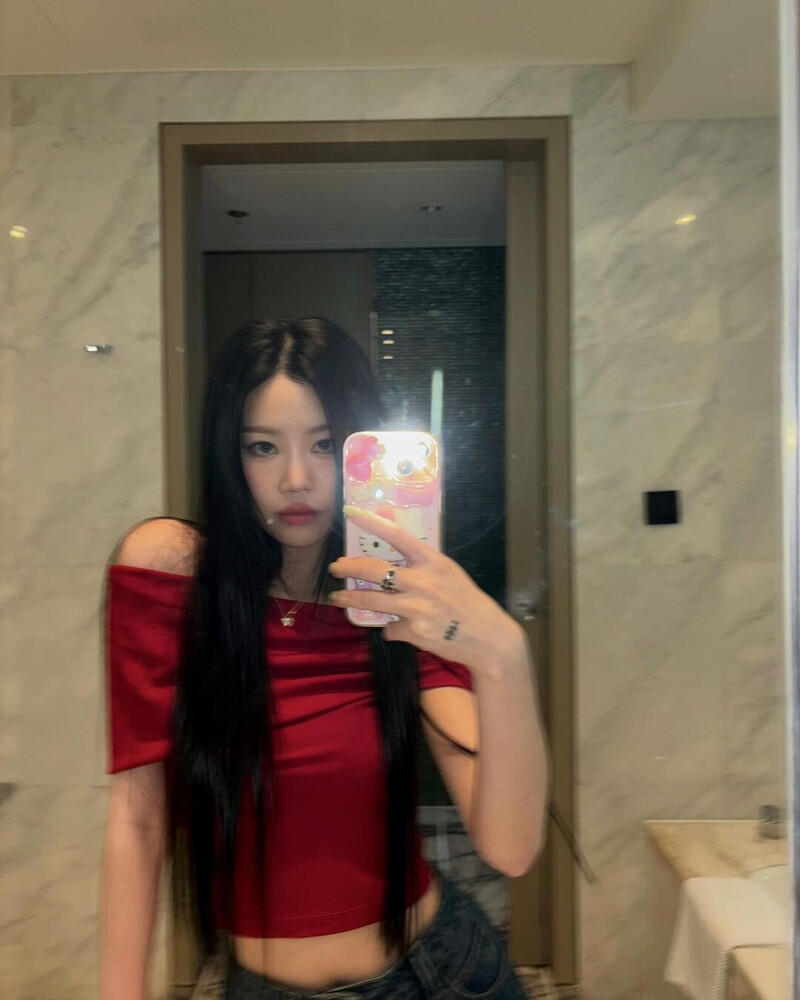 240703 SOOJIN Instagram Update documents 3