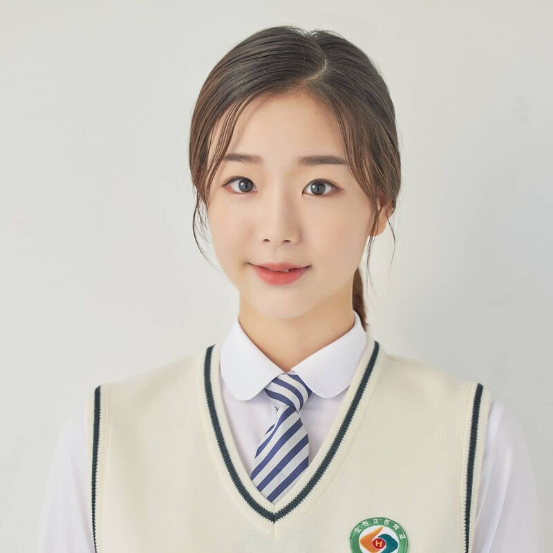 Kim Chaeyeon Promotional Portraits 2020 documents 1