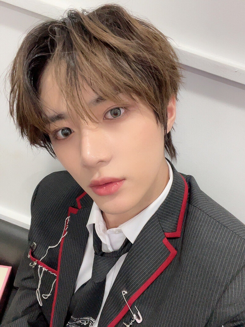 230127 TXT Twitter Update - Beomgyu documents 2