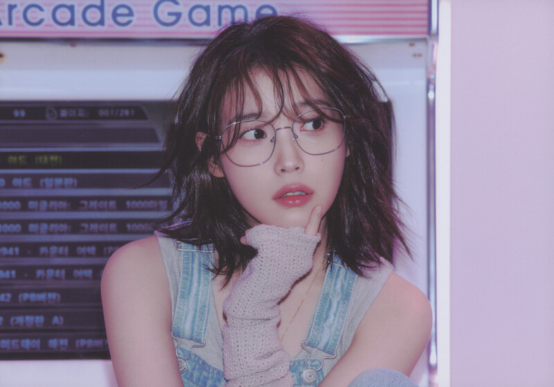 IU - 7th Official Fanclub Kit "UAENA" (Scans) documents 3