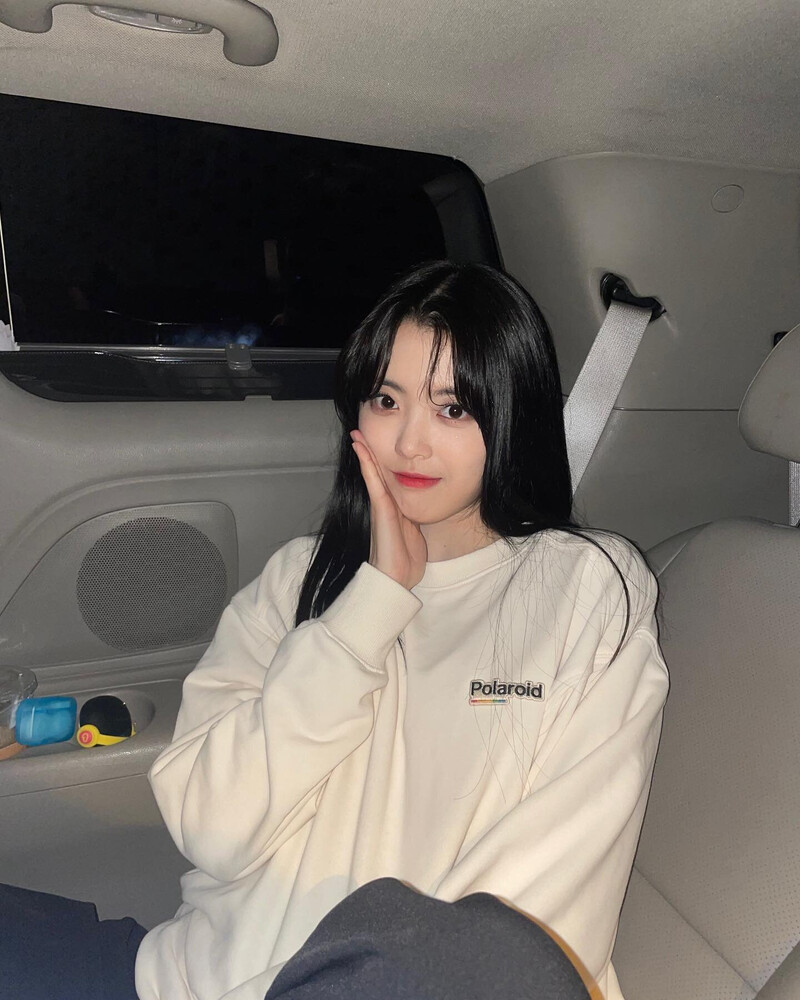 221001 Suyeon Instagram update documents 1