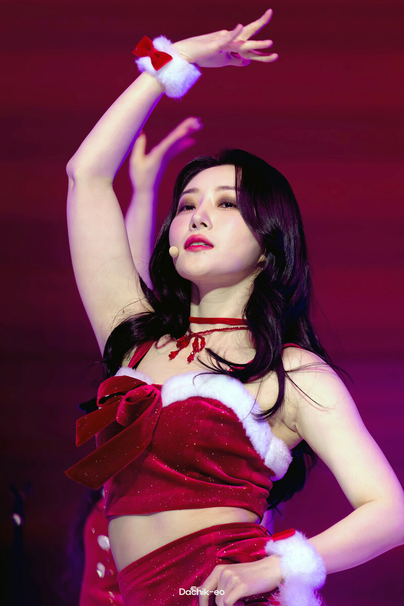 241225 Dreamcatcher SuA - '7 Doors of Christmas: A Lucky Encore' in Seoul Day 2 documents 2