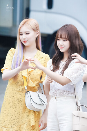 190614 Weki Meki at Music Bank