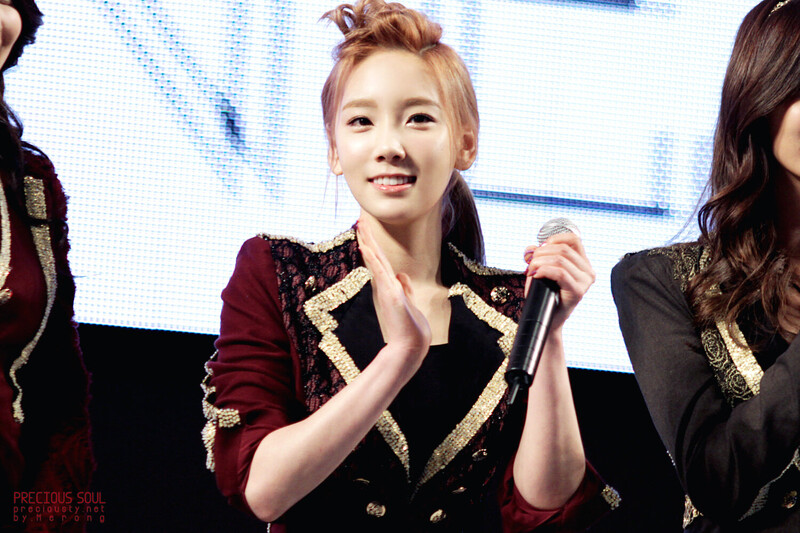 120401 Girls' Generation Taeyeon at LG 3D Festival documents 4