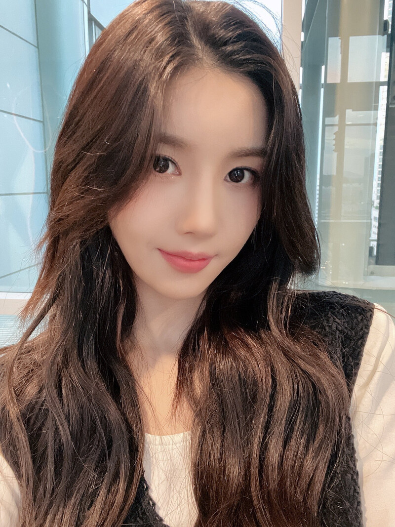 211016 Kwon Eunbi Instagram Update documents 1