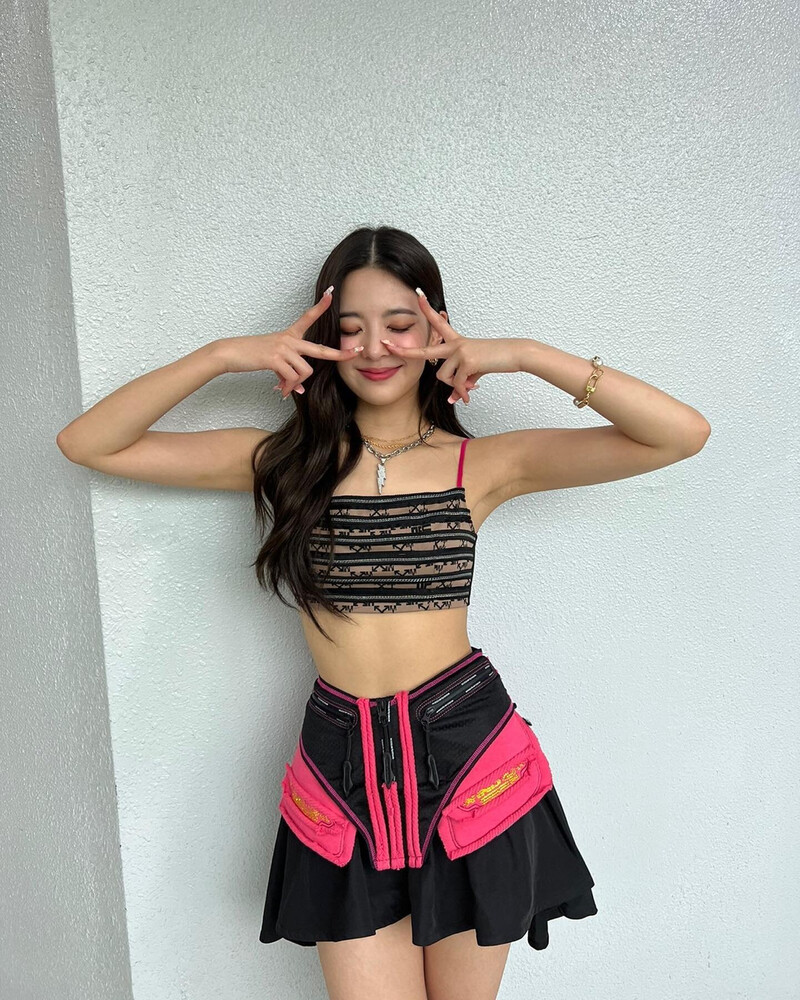 220805 ITZY Instagram Update - Lia documents 2