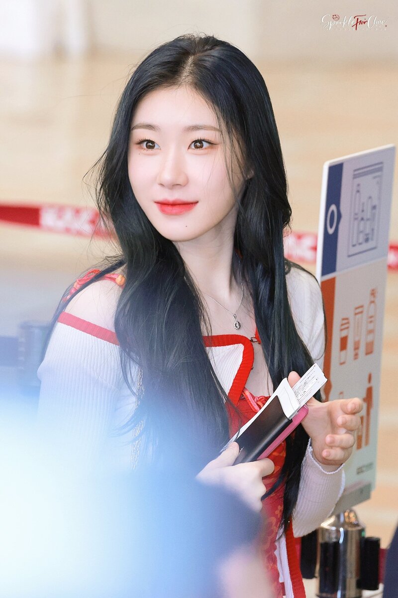 230513 ITZY Chaeryeong - Gimpo International Airport documents 3