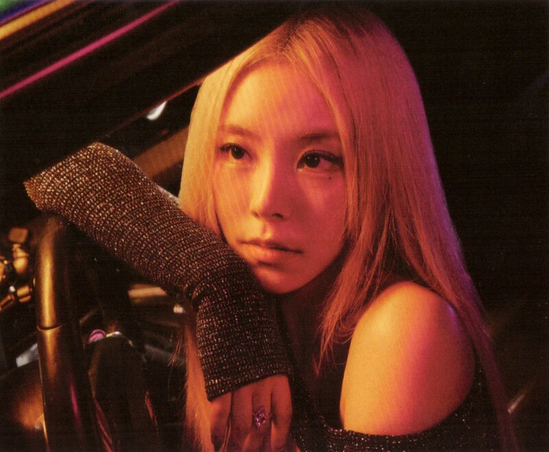 Whee In - "In The Mood" Wine Ver. Photobook [SCANS] documents 9
