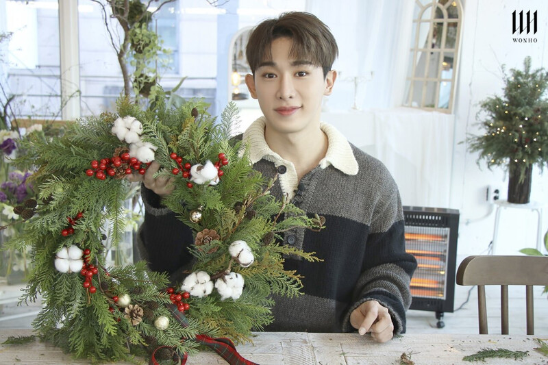 Wonho - Christmas Special Behind Photos documents 3