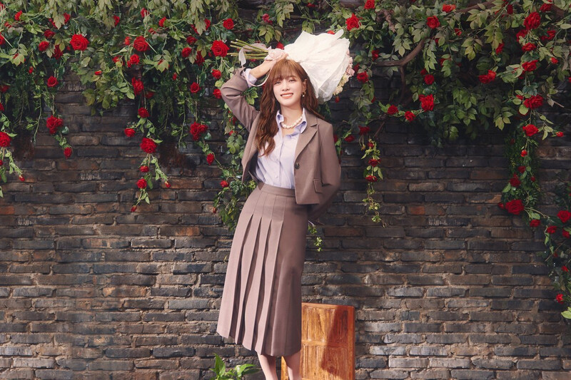 Sejeong for Roem 2022 Fall Collection - Moments in Romantic Garden documents 10