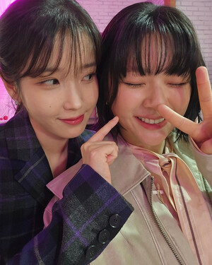 241226 - JEONGYEON Instagram Update with IU