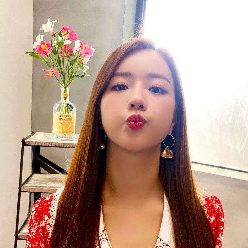 210419 Apink Twitter Update - Bomi documents 6