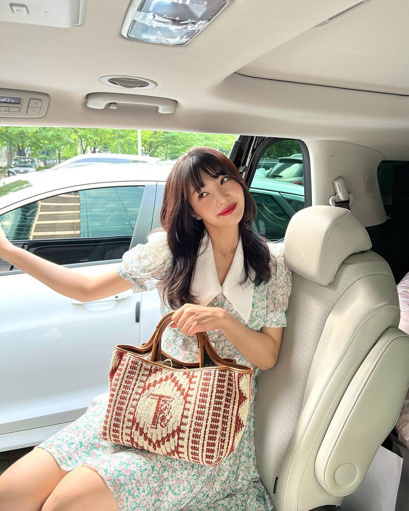 220608 Red Velvet Joy Instagram Update documents 3