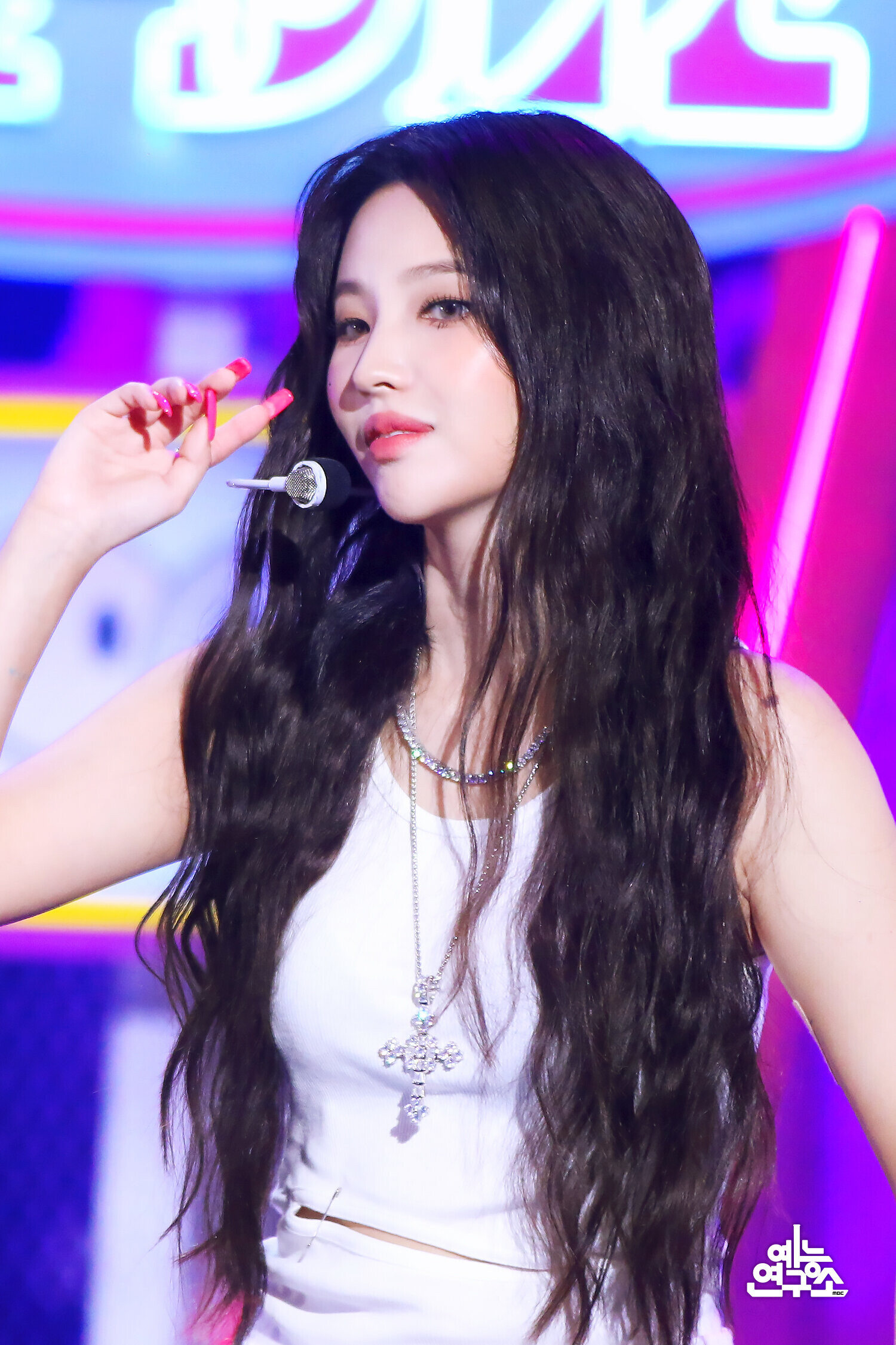 230520 (G)I-DLE Soyeon 'Queencard' at Music Core | kpopping