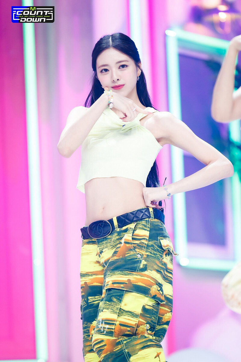 230803 - ITZY 'CAKE' at M COUNTDOWN documents 24