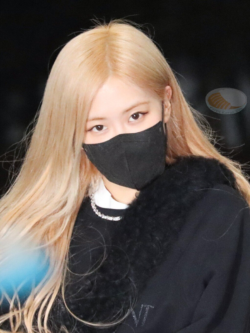 230106 BLACKPINK Rosé | kpopping