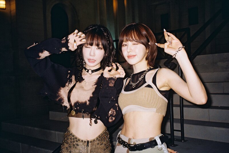 230128 GIRLS ON TOP Twitter Update - GOT the beat 'Stamp On It' MV Behind Photos documents 3