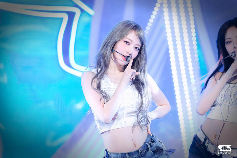 240901 LE SSERAFIM Sakura - 'Crazy' + '1-800-hot-n-fun' at Inkigayo documents 2