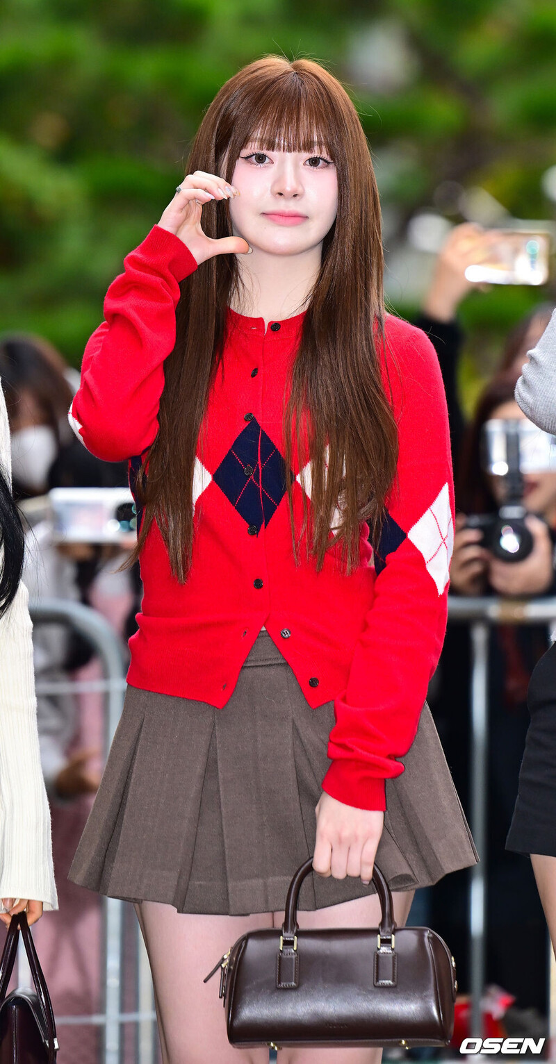 241101 STAYC Seeun at Music Bank Commute documents 1