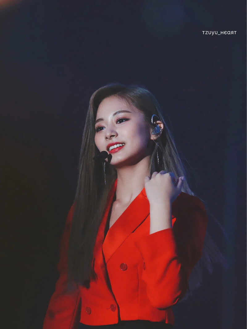 TZUYU_HEART0614-1164909662736547840-ECqXJ87UYAYRCEF.jpg