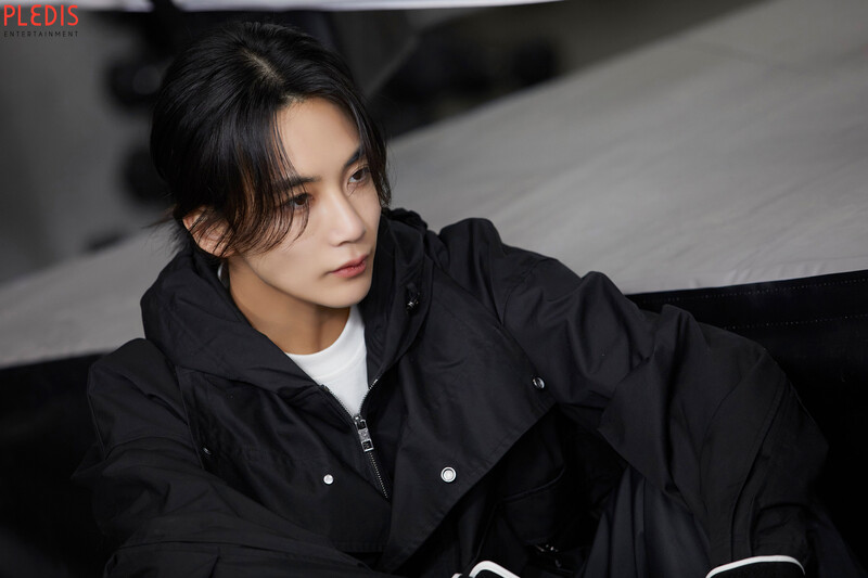 230503 SEVENTEEN “FML” Jacket Shootings Behind the Scenes - Jeonghan | Naver documents 3