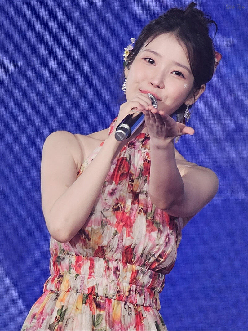 240706 IU - ‘H.E.R.’ World Tour in Osaka Day 1 documents 11