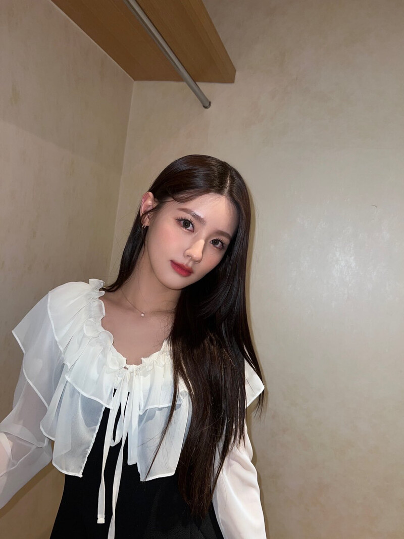 220106 (G)I-DLE Miyeon SNS Update documents 1