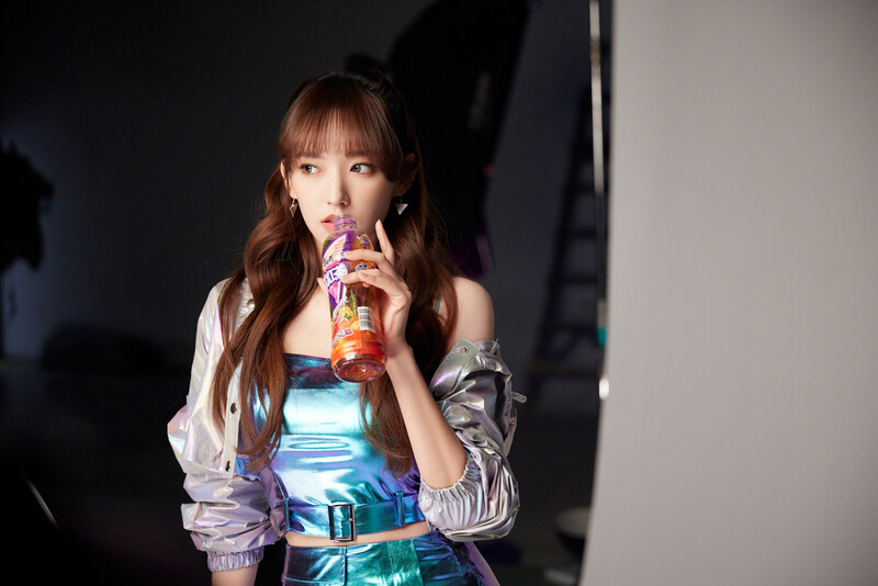 220310 Cheng Xiao Weibo Studio - Master Kong Iced Black Tea Photoshoot documents 3