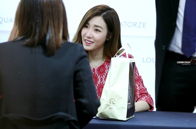 151127 Girls' Generation Tiffany at Louis Quatorze Busan Fansign documents 1