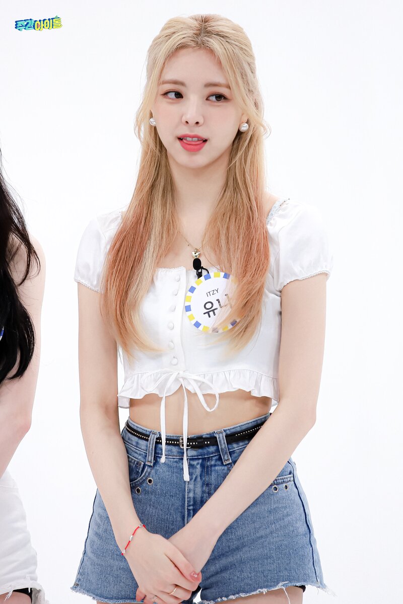 220720 MBC Naver - ITZY at Weekly Idol documents 15