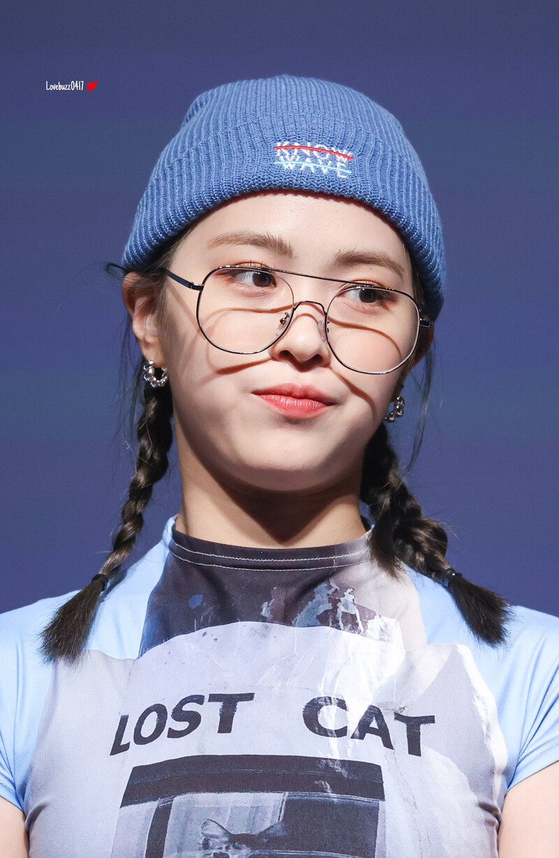 210704 ITZY Ryujin documents 4