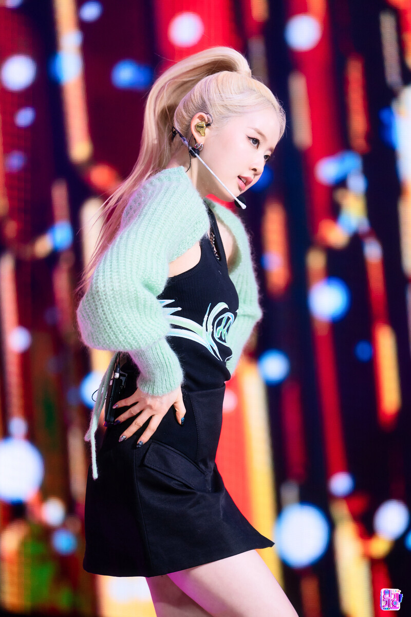 220306 STAYC Sieun - 'RUN2U' at Inkigayo documents 2