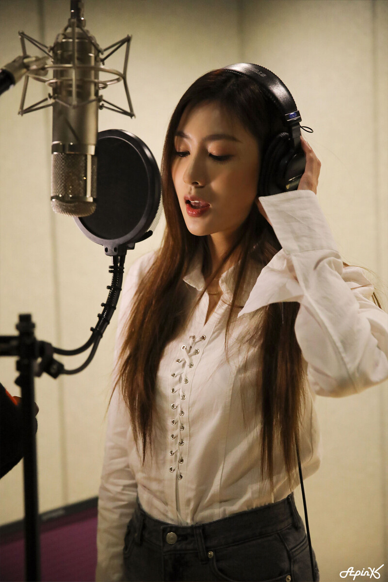 220420 IST Naver post - APINK 'I want you to be happy' recording behind documents 10