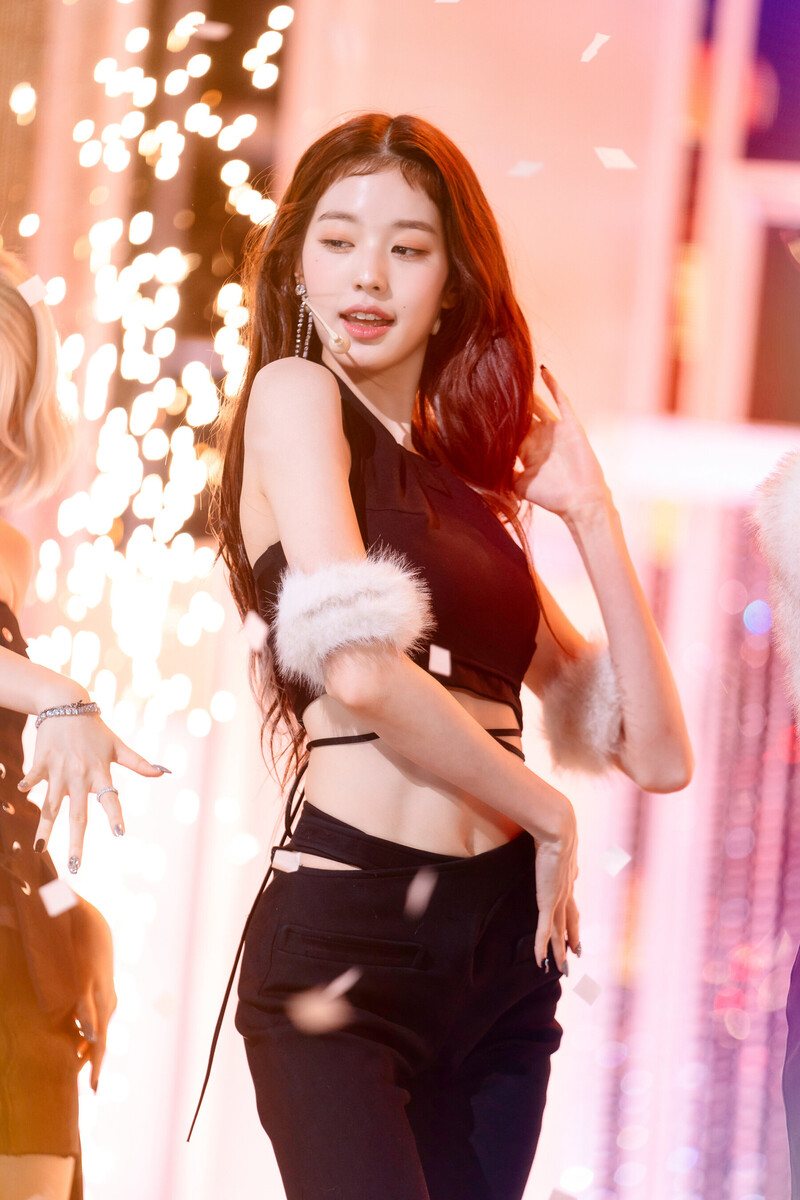 220828 IVE Wonyoung - 'After Like' at Inkigayo documents 26