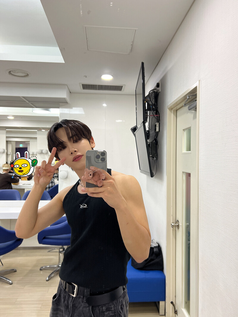 230929 - Aimers Twitter update - Seunhyun documents 4