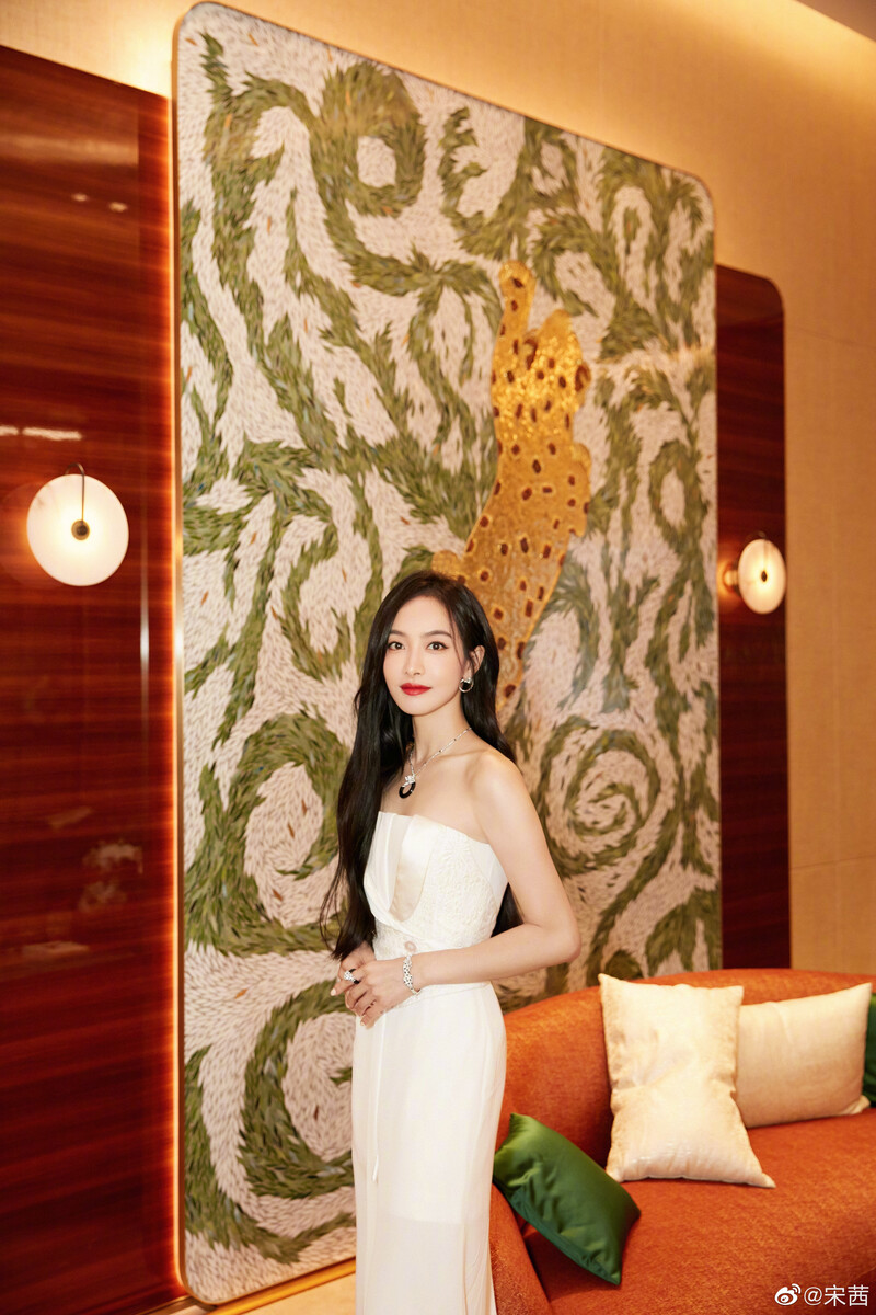 Victoria for Cartier Store Opening Event documents 6