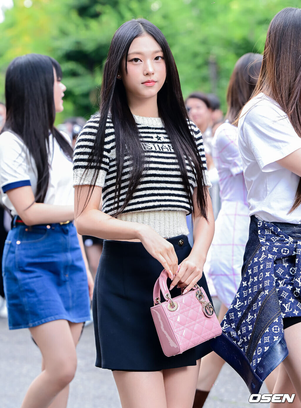 230825 NewJeans Haerin - Music Bank Commute | kpopping