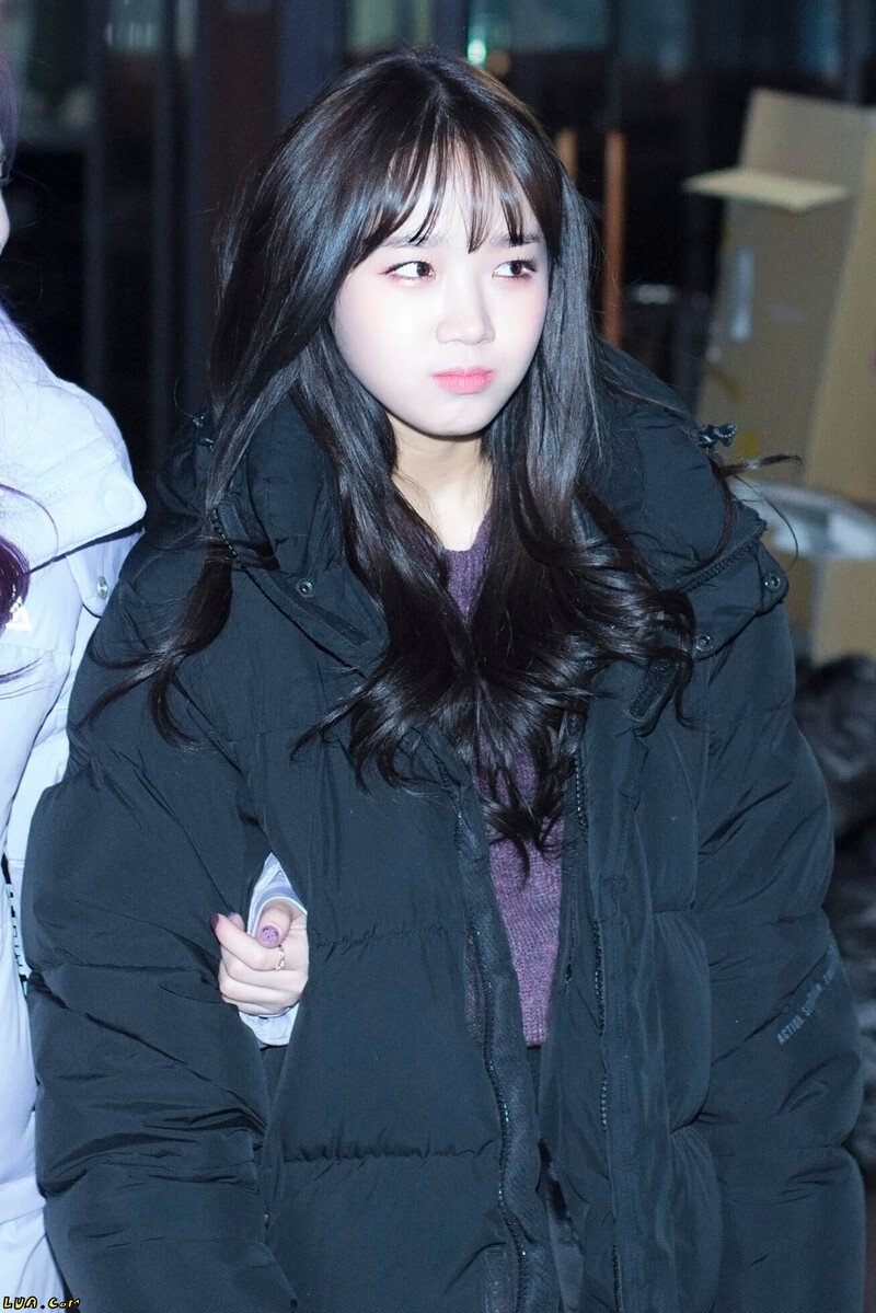 190104 Weki Meki Yoojung at KBS documents 2