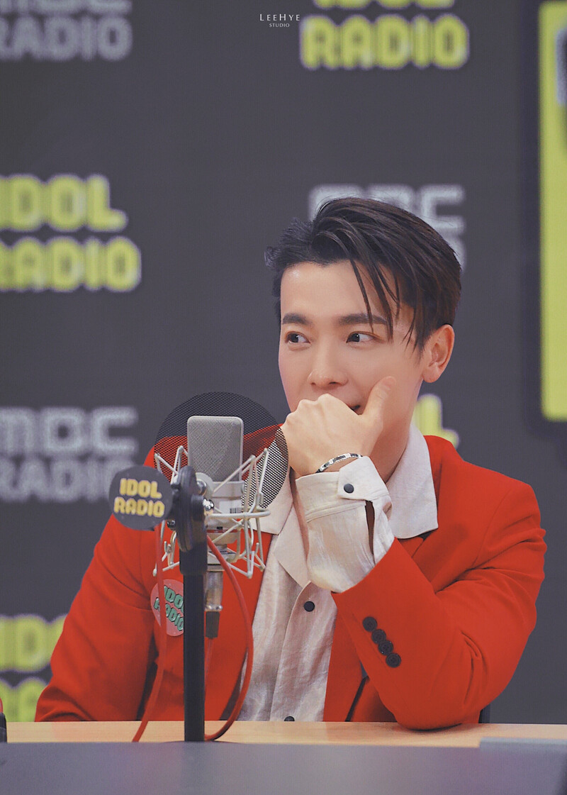 190419 Super Junior D&E Donghae at Idol Radio documents 3